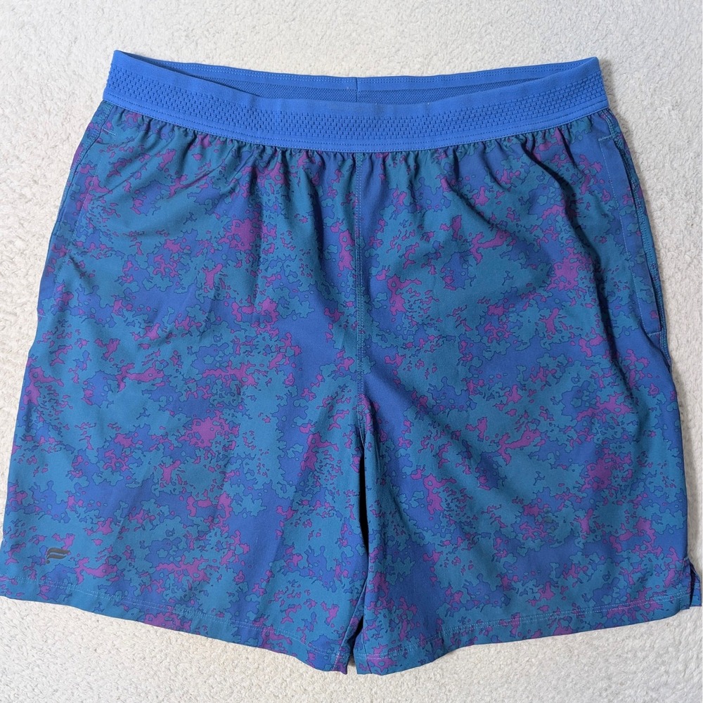 Fabletics Fundamental 2 The One Short Mens L Blue Purple Digi Camo Stretch 32/7‎